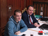 Hlavn rozhodca S.
                      Sldkovi s P. Modrockm